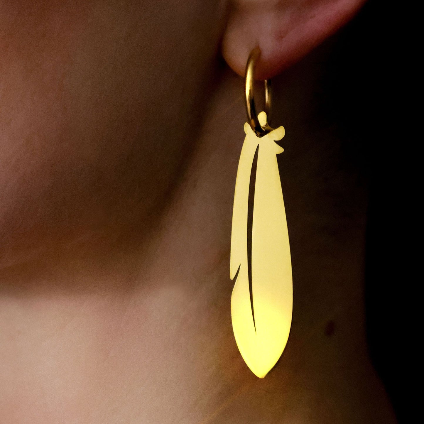 Refined Metal Editions – Sulphur-Crested Cockatoo Foraged Feather Earrings – 18k Gold-Plated