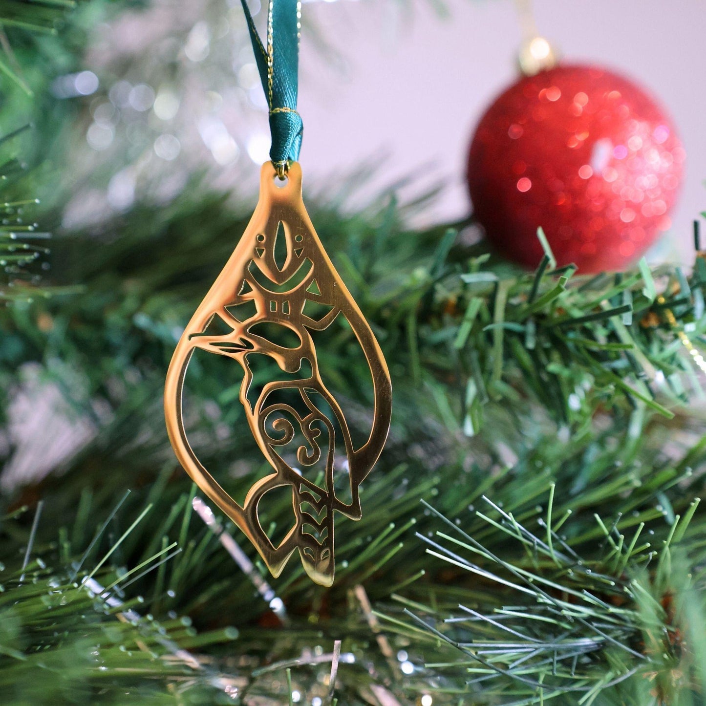 LIMITED EDITION: 4-PACK Golden Teardrop Ornaments - 2025 Christmas Collection